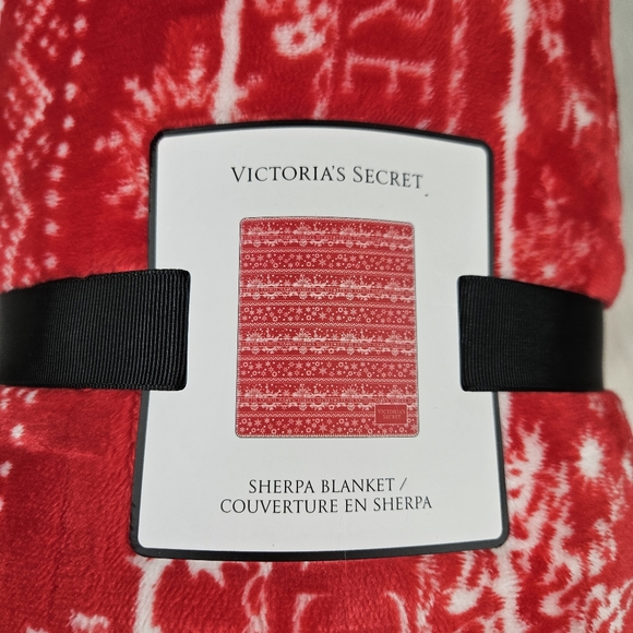 Victoria's Secret Holiday Snowflake Red Sherpa Blanket - Picture 4 of 8